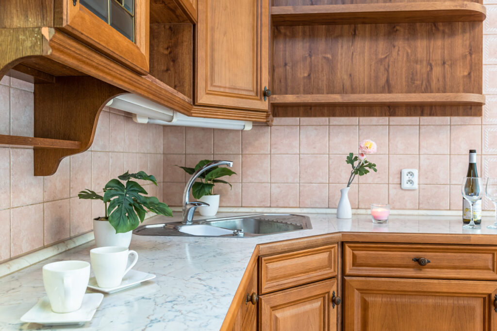 koho zastupuje realitní makléř šárka sabová